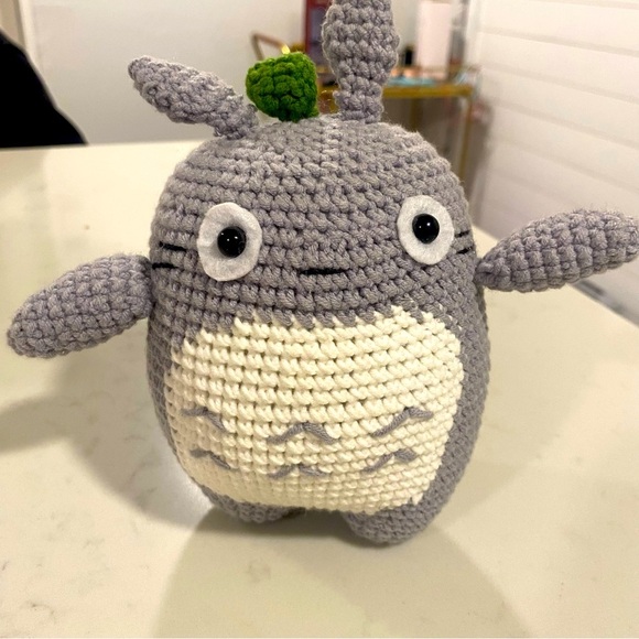 Totoro Hand-Crochet Plush Toy - Picture 3 of 5